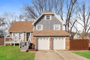 1800 E SHERIDAN BRIDGE LN OLATHE, KS 66062